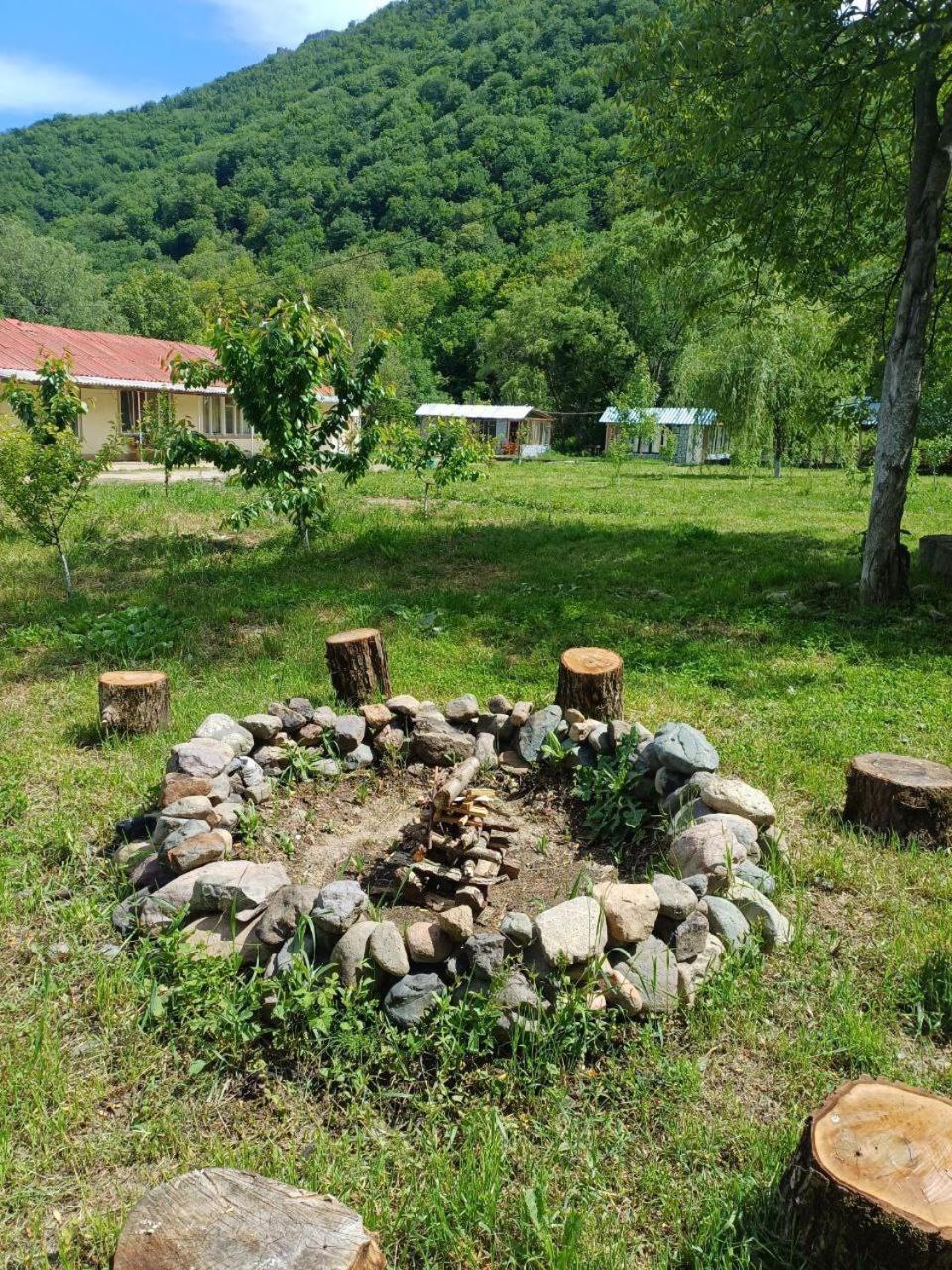 Basuta Guesthouse Kapan エクステリア 写真