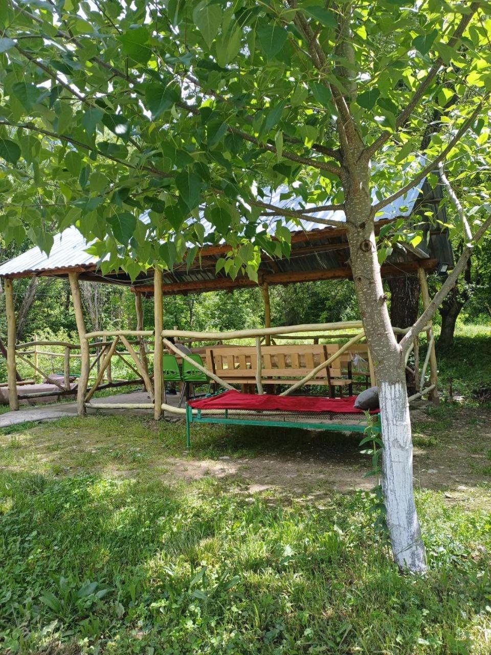 Basuta Guesthouse Kapan エクステリア 写真